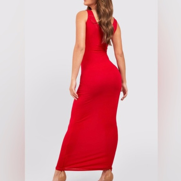 Boohoo Red Maxi Dress - Picture 2 of 11